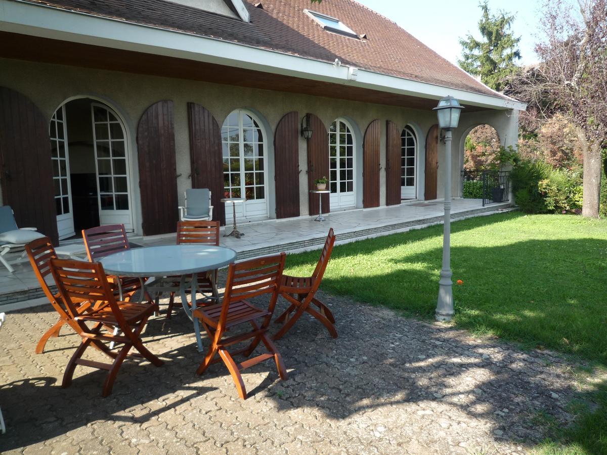 La Maison Des Bonheurs Panzió Rillieux-la-Pape Kültér fotó