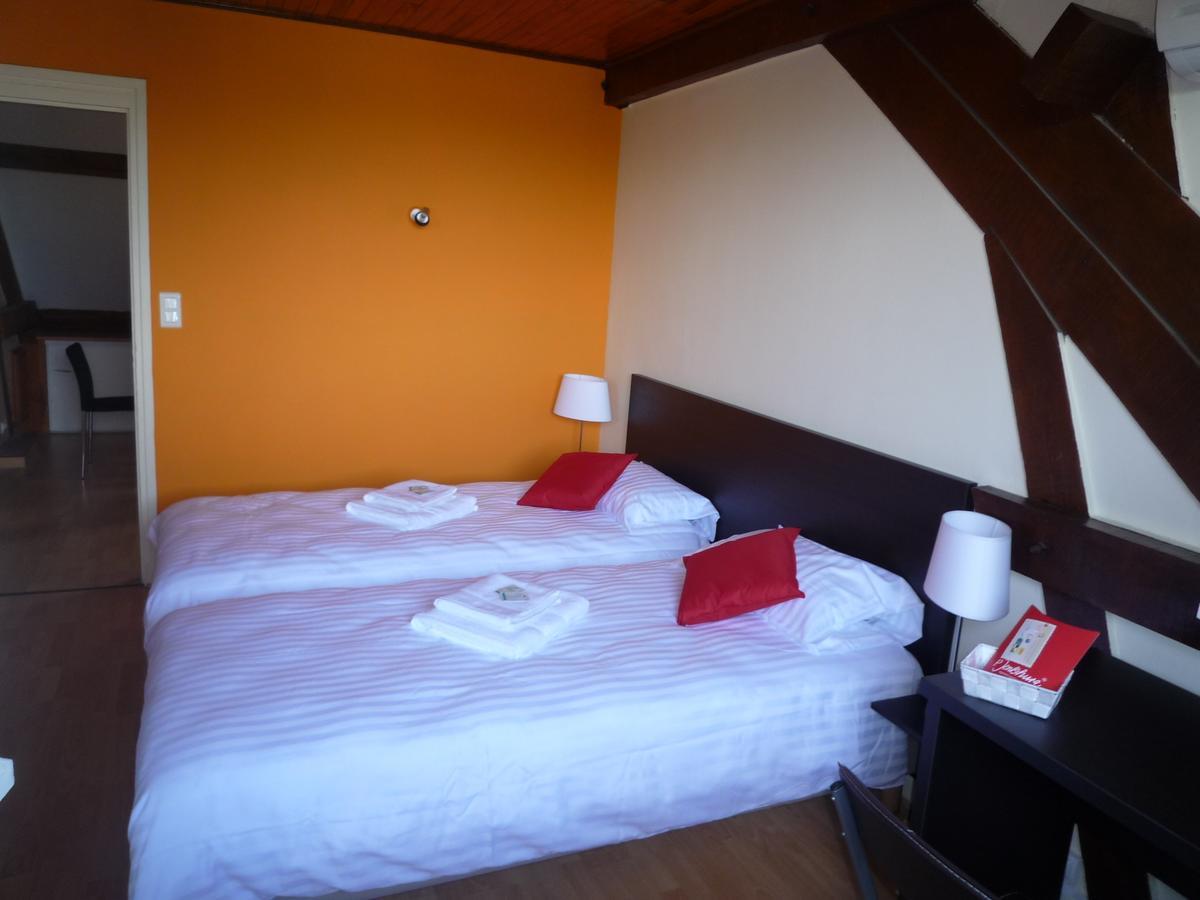 La Maison Des Bonheurs Panzió Rillieux-la-Pape Kültér fotó