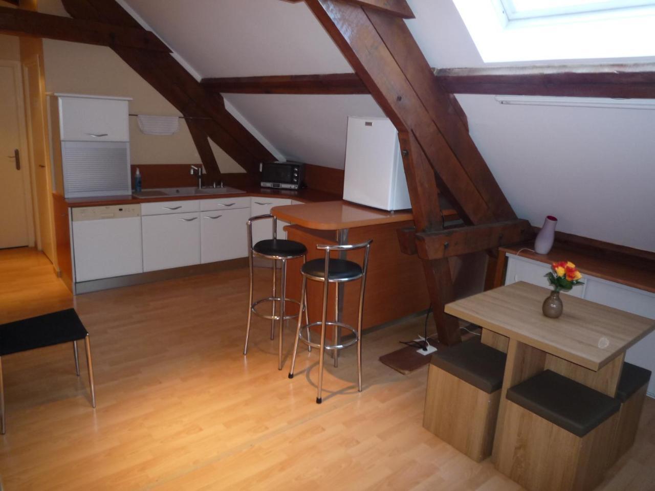 La Maison Des Bonheurs Panzió Rillieux-la-Pape Kültér fotó